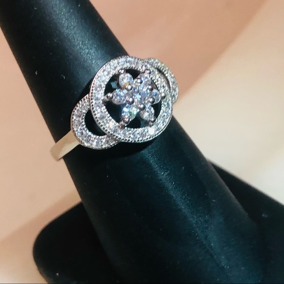 🦋Beautiful 925SS/WGP Sapphire Dinner Ring! - Picture 5 of 16